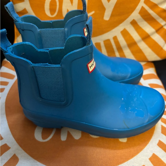 Lil Girl HUNTER Ankle Boots! I’m not sure of size 12-2 I believe.🎈 - Picture 2 of 3